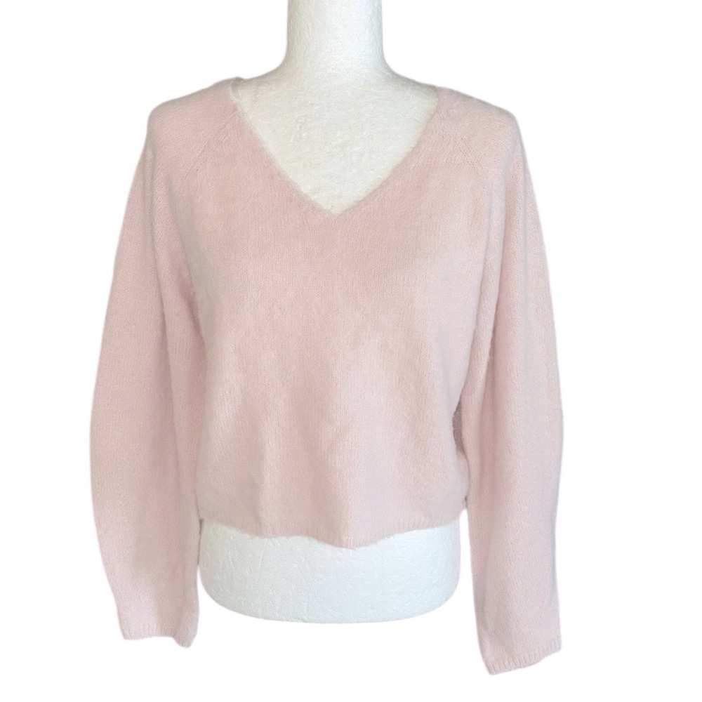 NWT Francesca’s Miami Light Blush Pink V-Neck Cropped Sweater - S